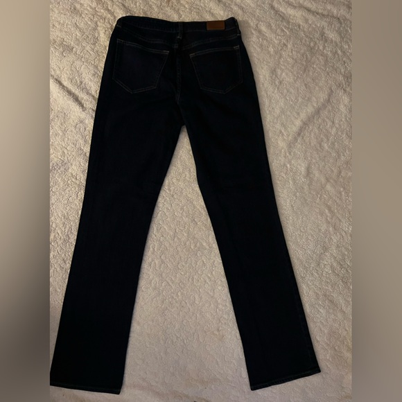 NWOT, Eddie Bauer denim jeans. Size 4. Straight legs - Picture 8 of 9